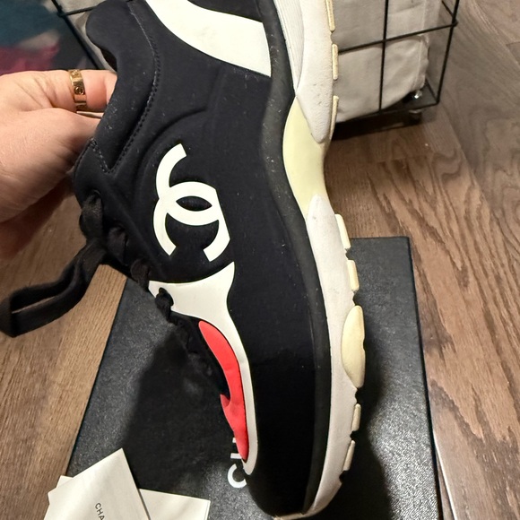 Authentic Chanel sneakers size 37 - Picture 7 of 11